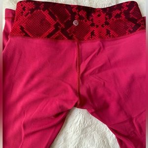 Reversible red/coral lulu leggings size 4